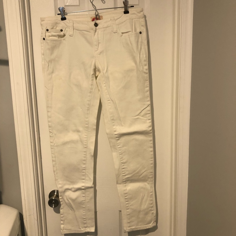 3/$15 Forever 21 white jeans size 27